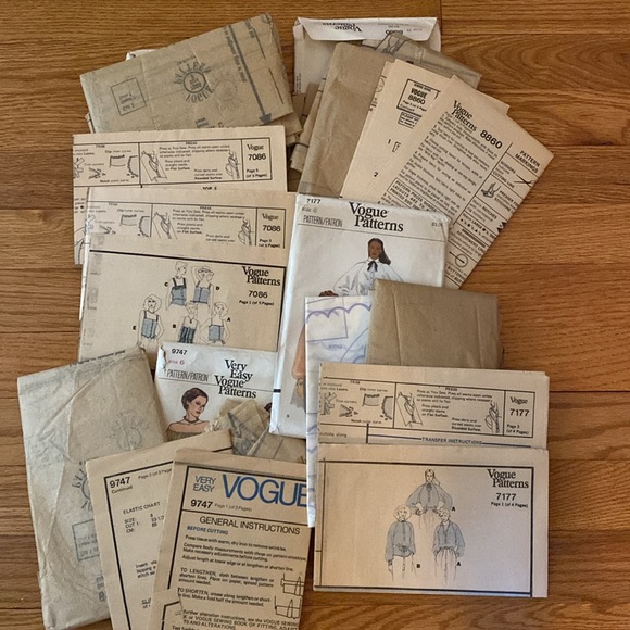 VTG ‘70s Vogue Top/Blouse Patterns Set of 7 - Picture 9 of 11